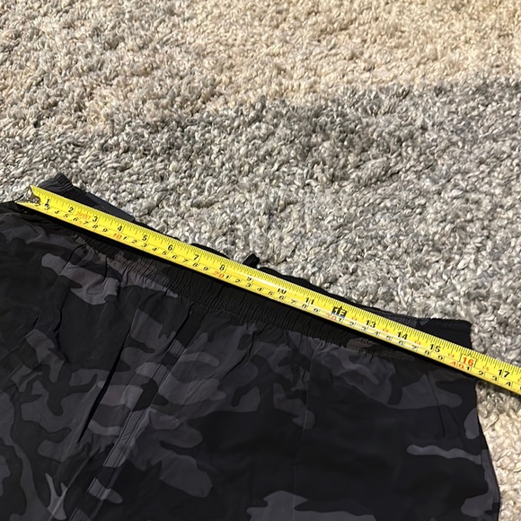 Kirkland Signature Men's Swim Shorts, Black Camouflage - Picture 11 of 13